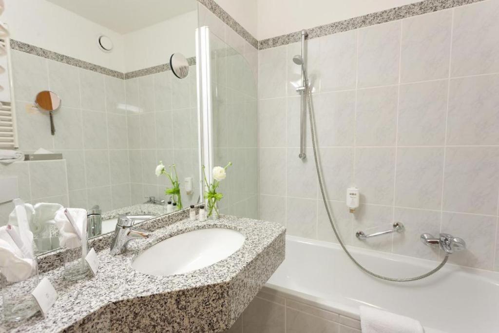 Hotel Koenigshof (Adults Only) Garmisch-Partenkirchen Luaran gambar